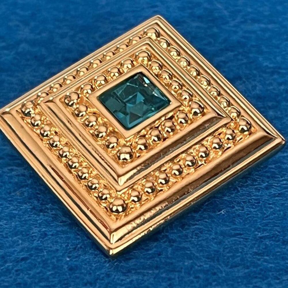 Stunning Swarovski Swan Branded Gold Plated Aqua Crystal Clip Earrings